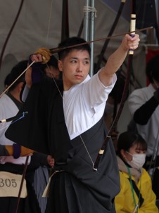 大学名：三重大学
出身地：大阪府
ニックネーム：うえぽん　うえすぽん
趣味・特技：FPS系のゲームと野球、大学から始めた弓道が趣味です。もちろん阪神ファンです！他には歌うことが好きでコーラスが特技です（少しだけ）



入社に向けて一言！：社会人としてこれまでとは違う意識が求められるのでしっかりついていくことを目指します。同期の皆さんとたくさんコミュニケーションも取りたいのでよろしくお願いします！